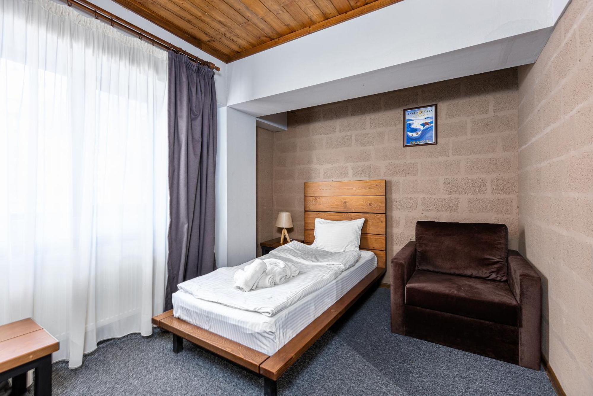 Alpine Lounge Boutique Hotel Kazbegi Phòng bức ảnh