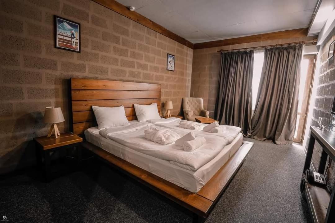 Alpine Lounge Boutique Hotel Kazbegi Ngoại thất bức ảnh