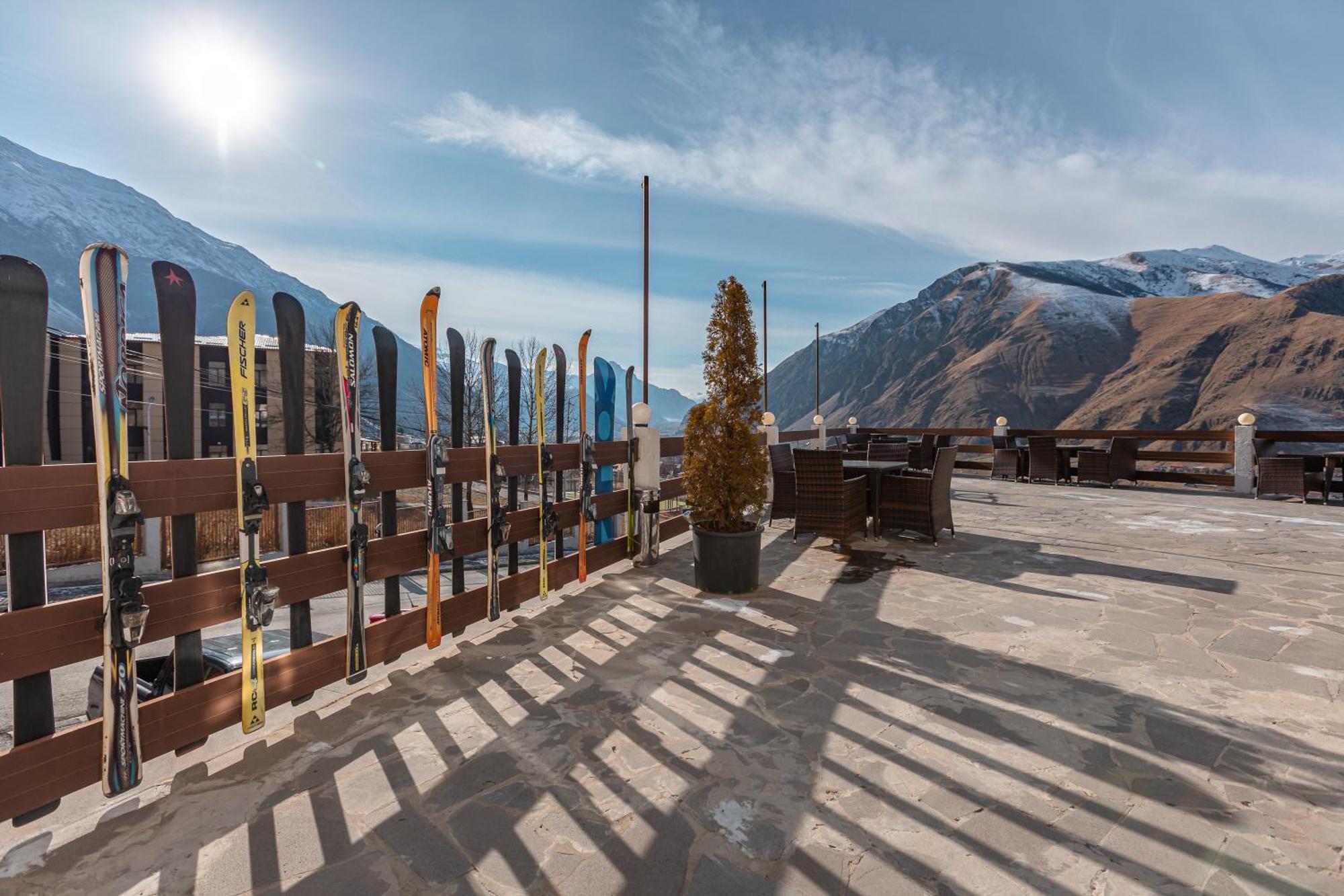 Alpine Lounge Boutique Hotel Kazbegi Ngoại thất bức ảnh