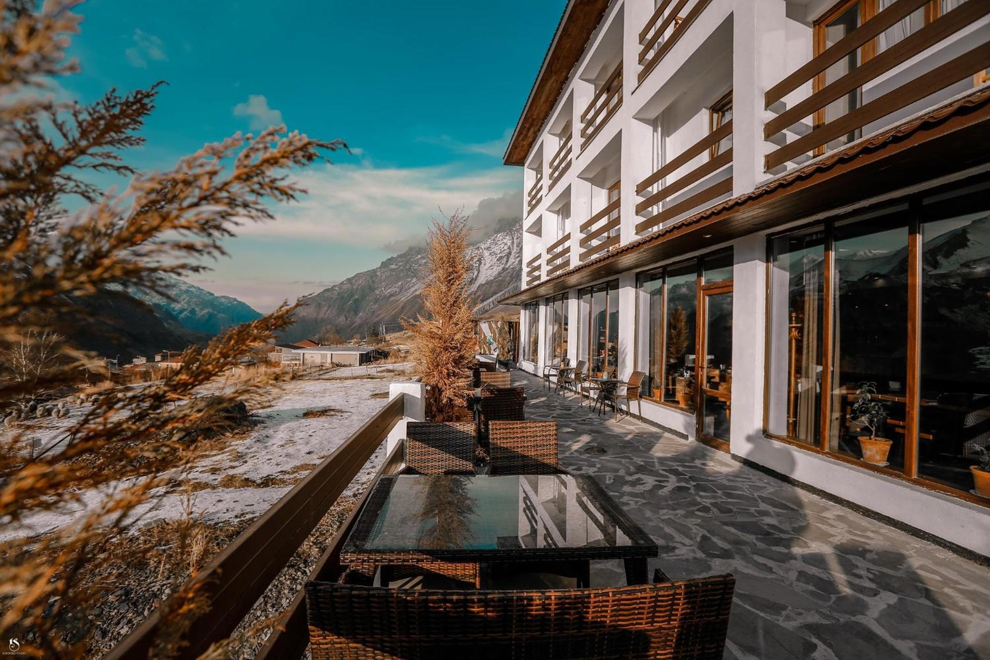 Alpine Lounge Boutique Hotel Kazbegi Ngoại thất bức ảnh