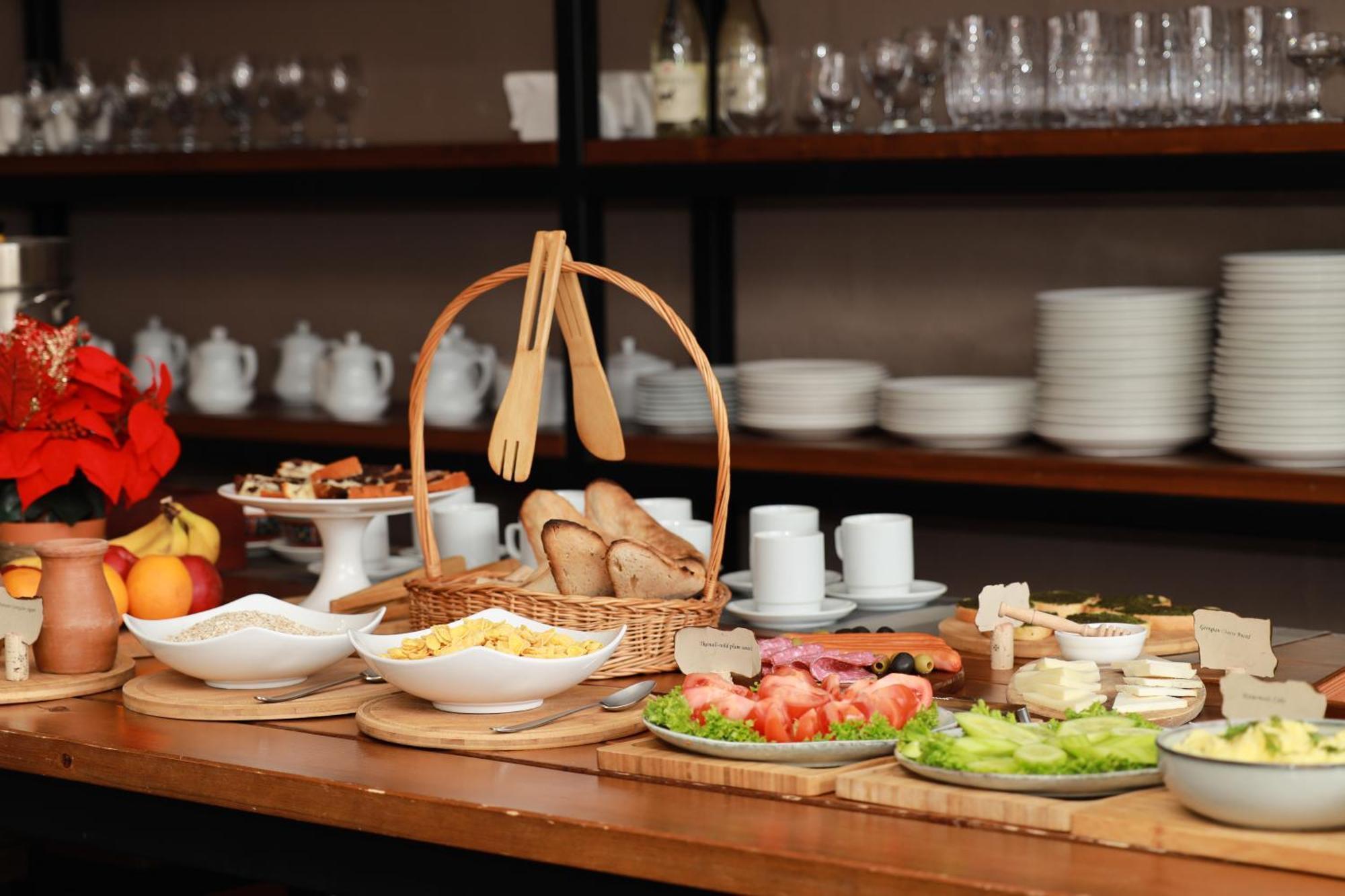 Alpine Lounge Boutique Hotel Kazbegi Ngoại thất bức ảnh
