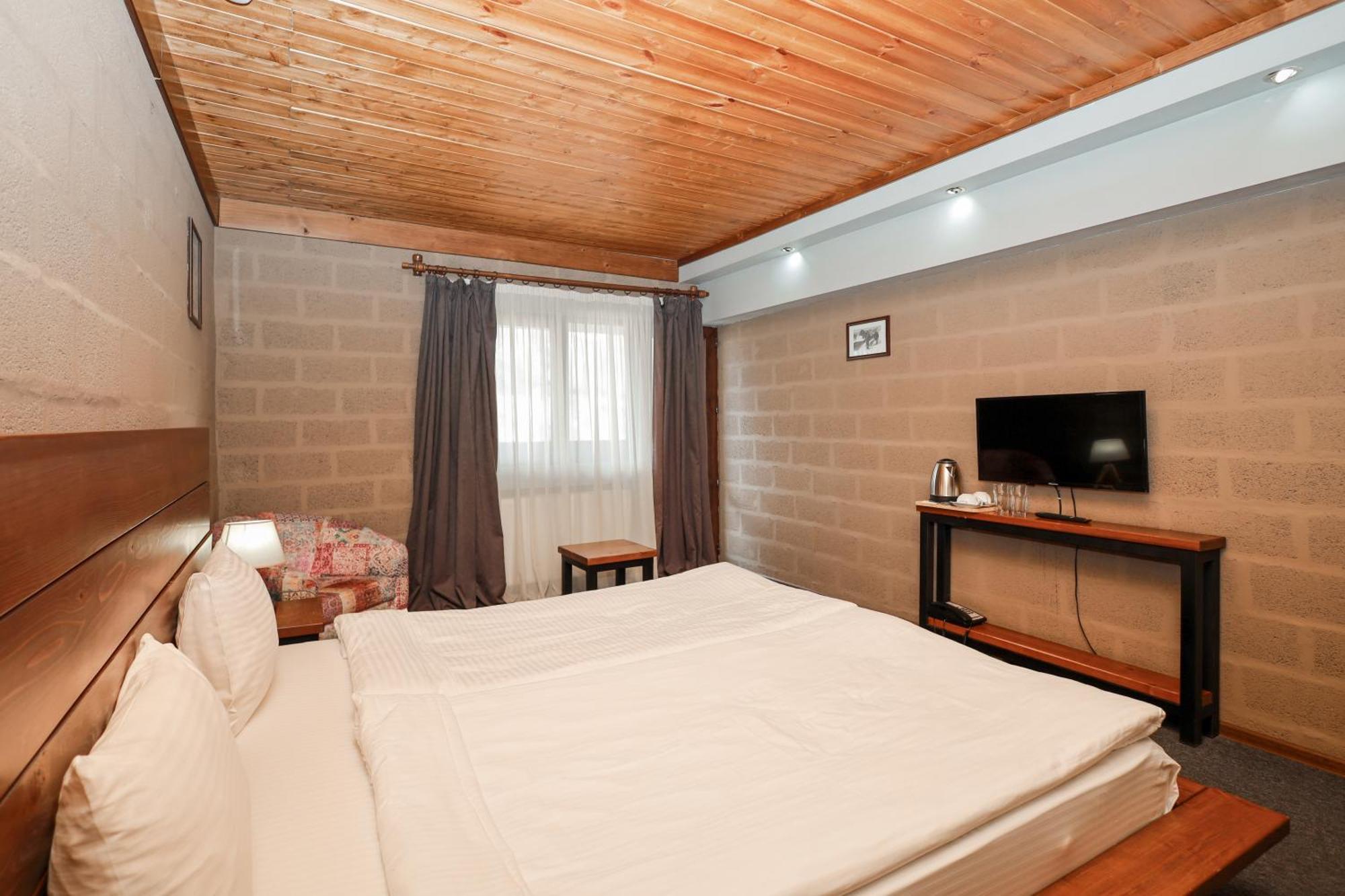 Alpine Lounge Boutique Hotel Kazbegi Ngoại thất bức ảnh