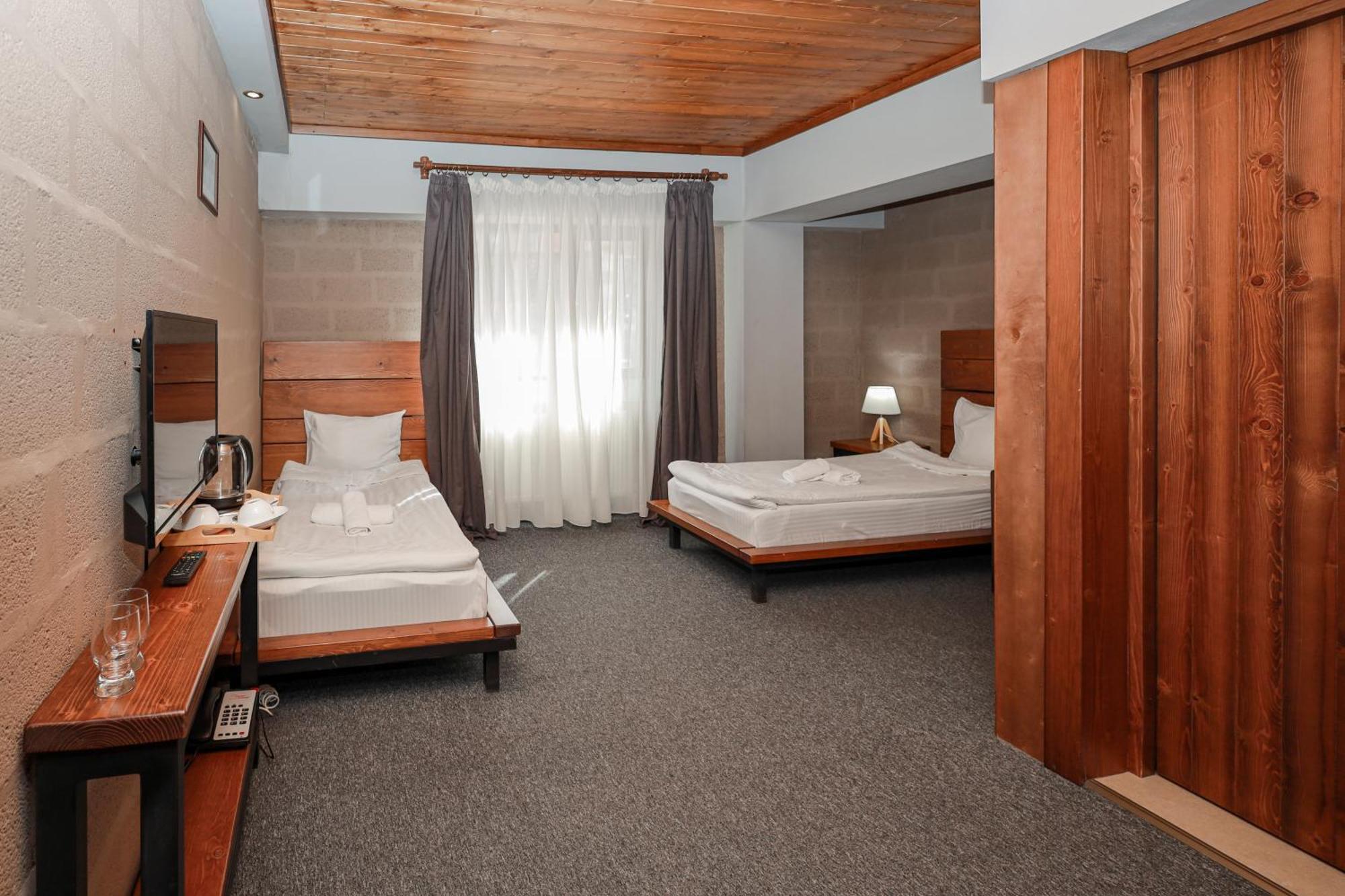 Alpine Lounge Boutique Hotel Kazbegi Ngoại thất bức ảnh