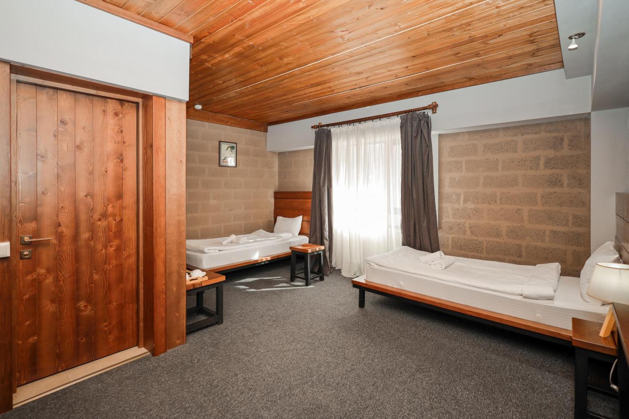 Alpine Lounge Boutique Hotel Kazbegi Ngoại thất bức ảnh