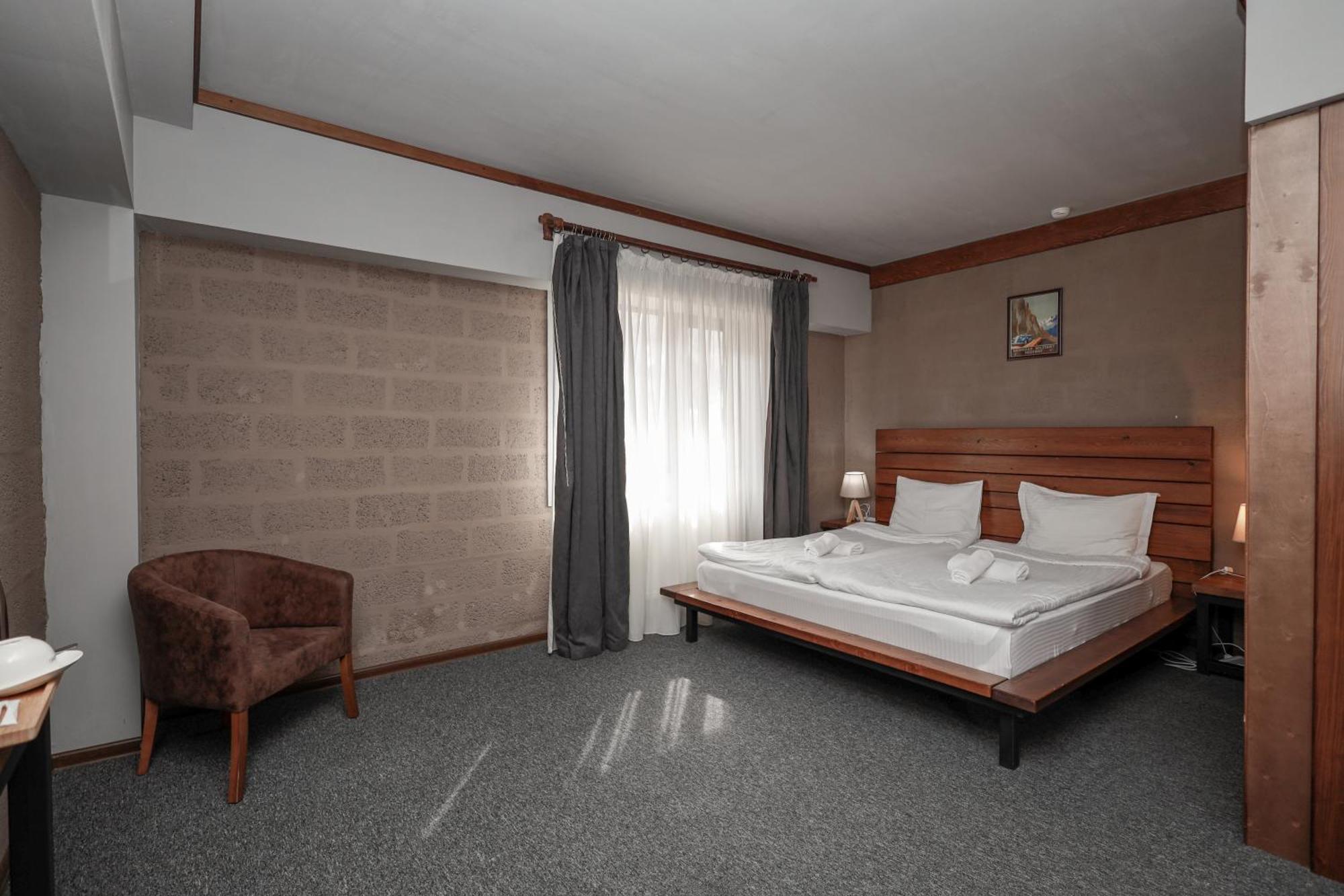 Alpine Lounge Boutique Hotel Kazbegi Ngoại thất bức ảnh