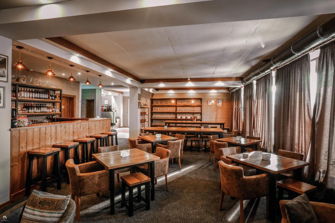Alpine Lounge Boutique Hotel Kazbegi Ngoại thất bức ảnh